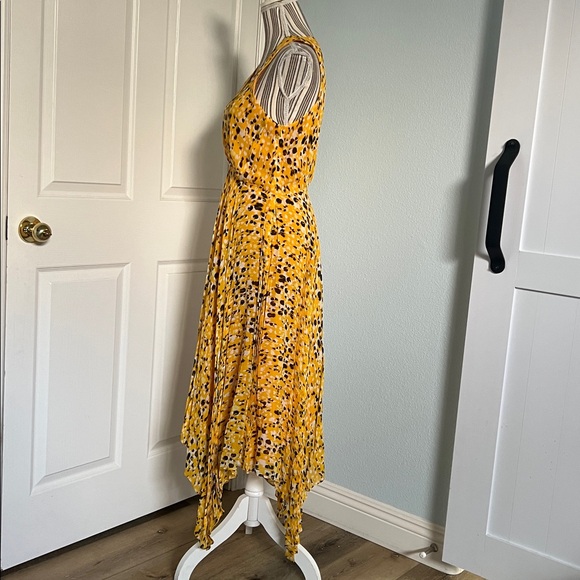 🛑 1 hour sale. 10 Crosby Derek Lam, size 6, Yellow Animal Print Maxi Dress - Picture 6 of 11